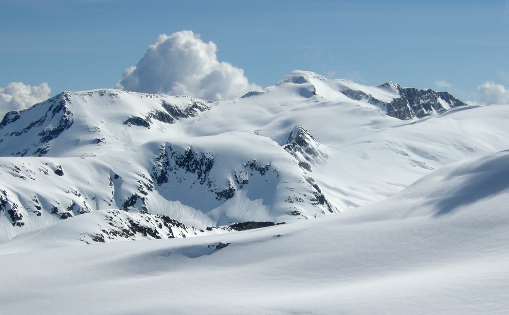 mount sir richard mcbride glacier ski