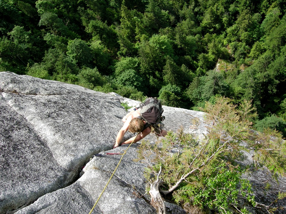 Squamish Rock Climbing, Borderline-Angel's Crest Linkup