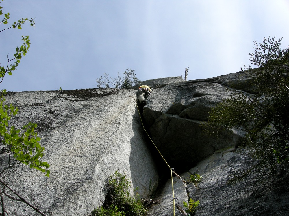 Squamish Rock Climbing, Borderline-Angel's Crest Linkup