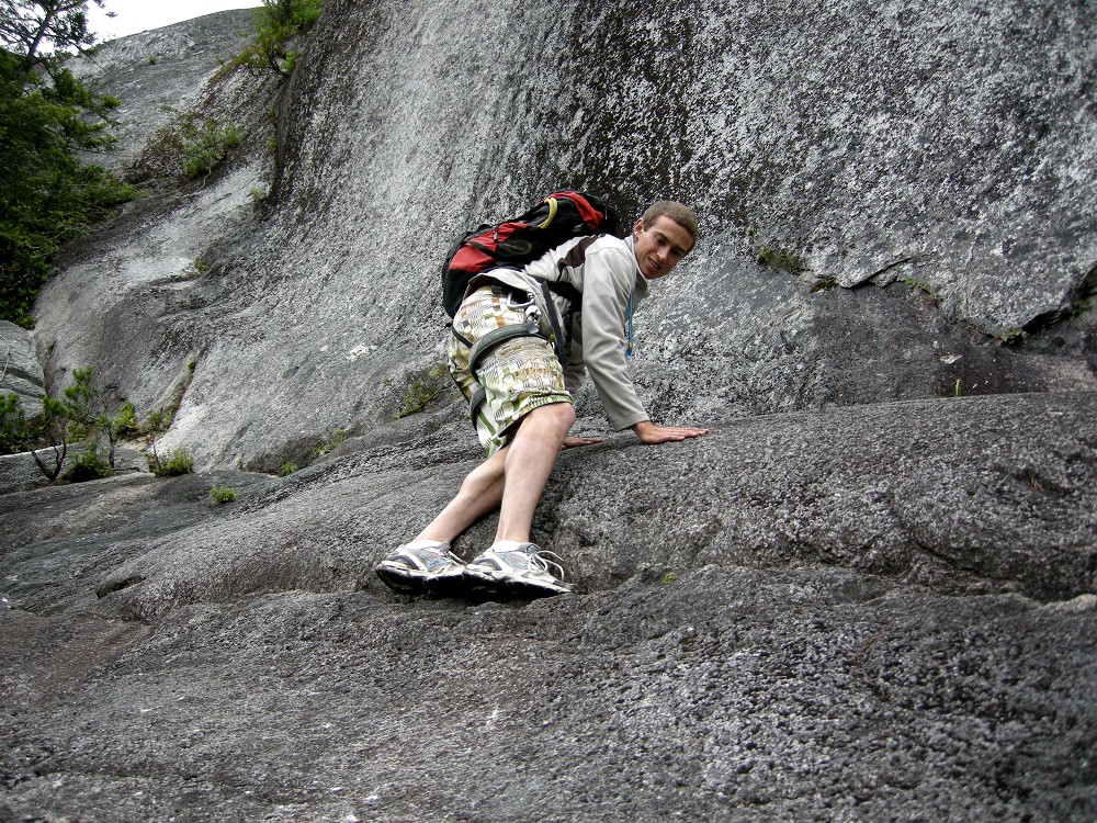 Squamish Rock Climbing, St Vitus' Dance - No Saints Left - Karen's Math - Memorial Crack Linkup