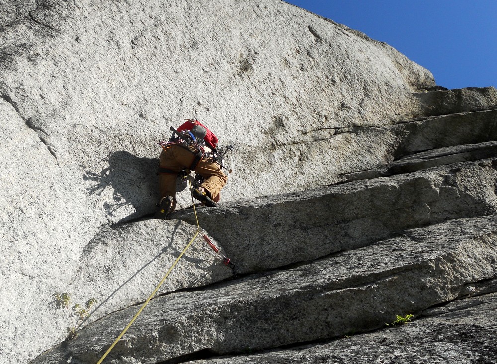 Squamish Rock Climbing, The Malamute, Overly Hanging Out