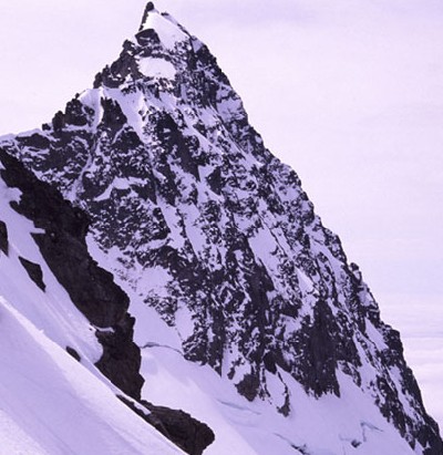 Shuksan summit pyramid