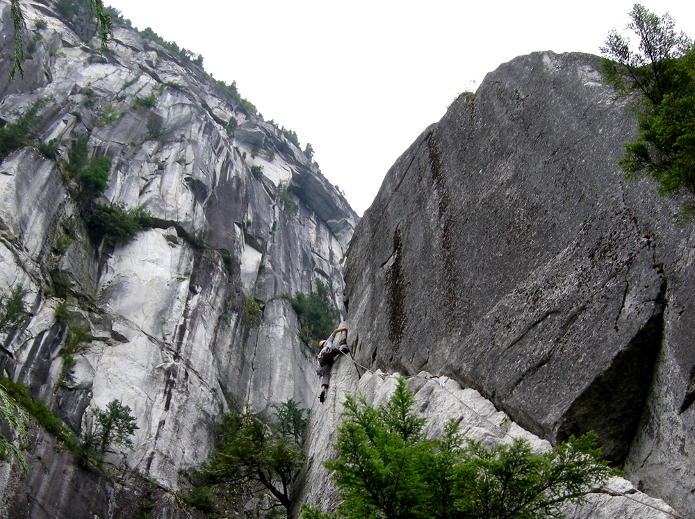 squamish rock climbing