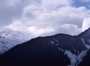 blue skies over Hidden Lake Peaks