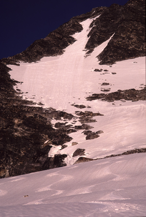 Luna Peak and Northeast Face of Mount Fury Ski Pictures