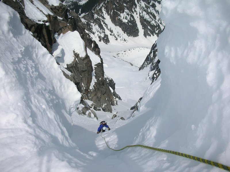 mt stuart ice cliff glacier one-day climb and ski descent fast-and-light steep skiing alpinism