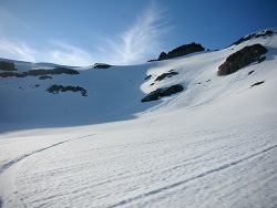 wet avalanche above tahoma glacier